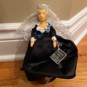 Vintage Peggy Nisbet Model Queen Victoria WithTag, Box